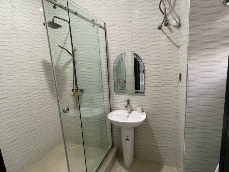 Driftwood Stylish 3-Bedroom Apartment in Prime Ikeja