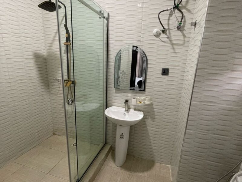 Driftwood Stylish 3-Bedroom Apartment in Prime Ikeja