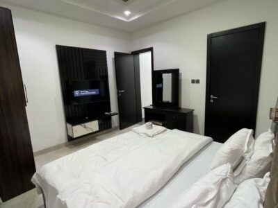 Elmcrest Exclusive 2-Bedroom Sanctuary Prestigious Ikeja GRA